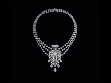 庆祝5号香水问世100周年，香奈儿推出臻品珠宝 N°5系列