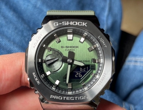入手第一块G-SHOCK  卡西欧绿盘GM2100