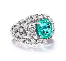 蒂芙尼BLUE BOOK高级珠宝2023 BLUE BOOK 18K白金镶嵌一颗重逾8克拉的绿色铜锂碧玺及钻石戒指戒指