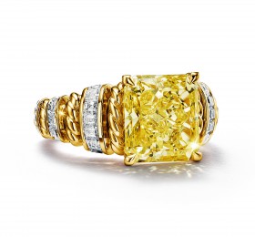 蒂芙尼BLUE BOOK高级珠宝18K黄金镶嵌一颗重逾5克拉的艳彩黄钻及钻石戒指戒指